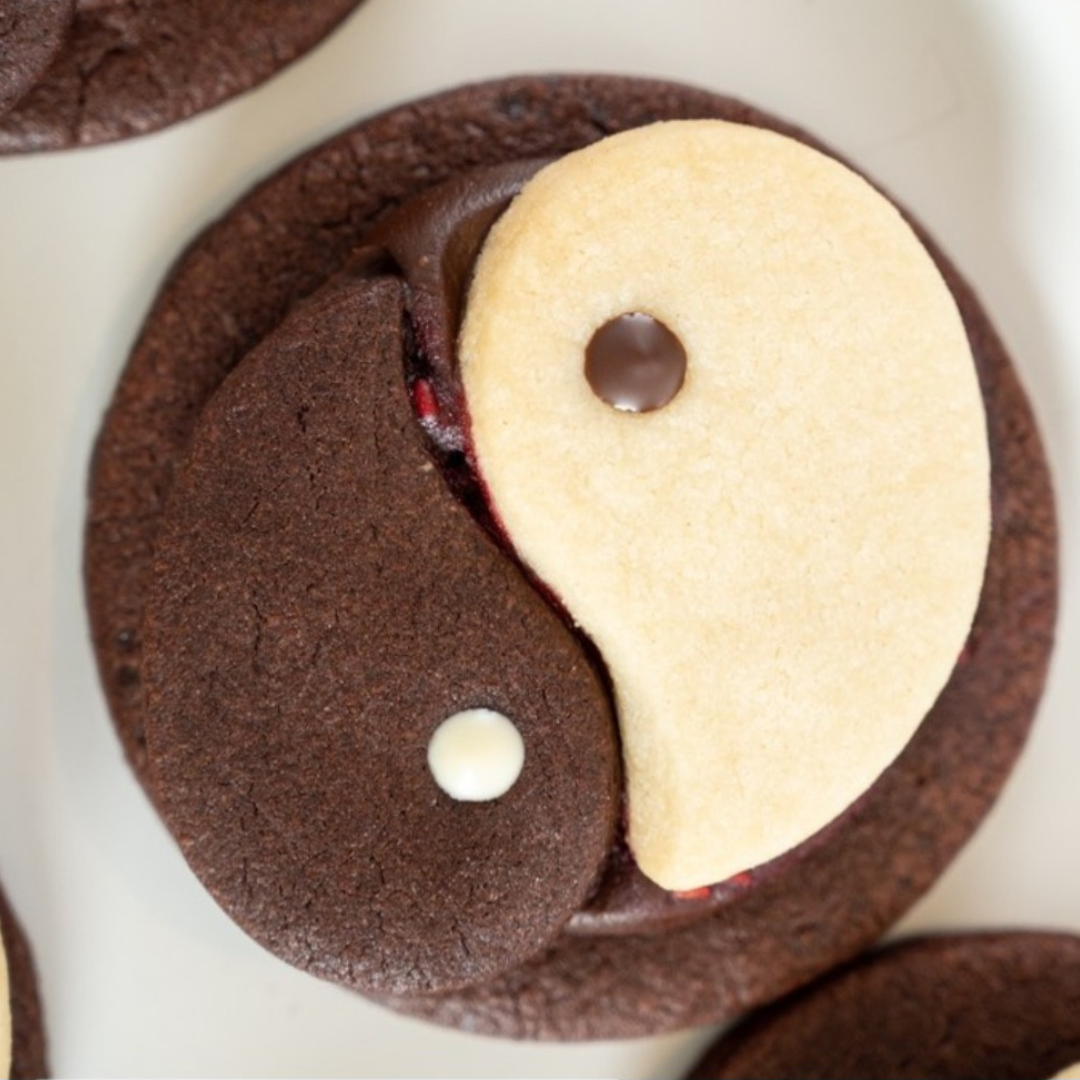 Fire &amp; Ice Yin Yang Cookies